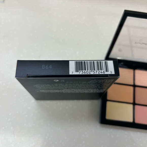 New MAC studio fix conceal & correct palate pale yellow pale pink - Picture 7 of 7